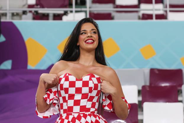 KATAR 2022 - Ivana Knoll u haljini s kockicama na utakmici Hrvatske i Kanade 