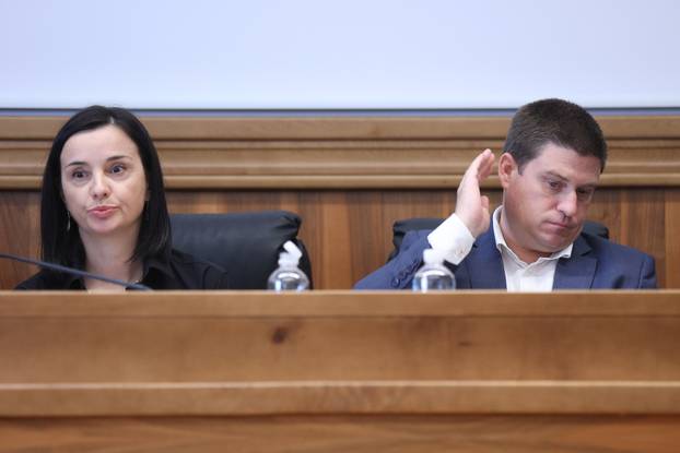 Crikvenica: Ministrica Marija Vučković i ministar Oleg Butković sudjelovali su na dodjeli ugovora za sanaciju i zatvaranje odlagalište otpada "Kalvarija"