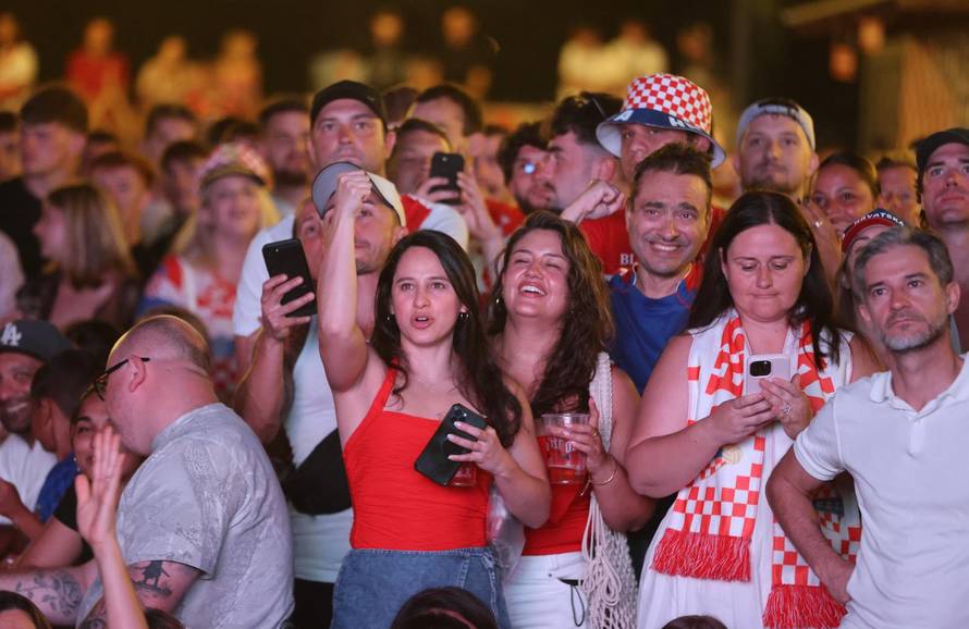 Split: Navijačka atmosfera i praćenje utakmice između Hrvatske i Engleske na Zvončacu