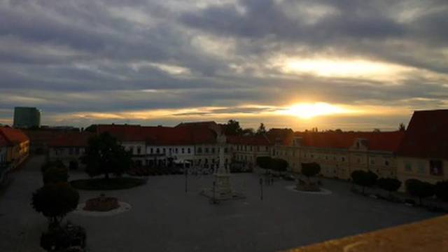 VIDEO Timelapse zalaska Sunca u Osijeku. Grad na Dravi samo je odjednom utonuo u mrak