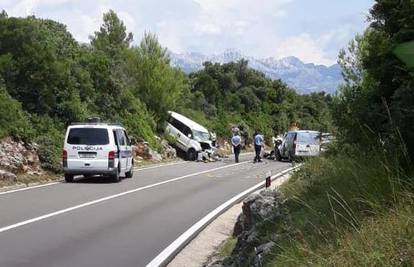 Jedan poginuli u stravičnom sudaru tri auta kod Posedarja