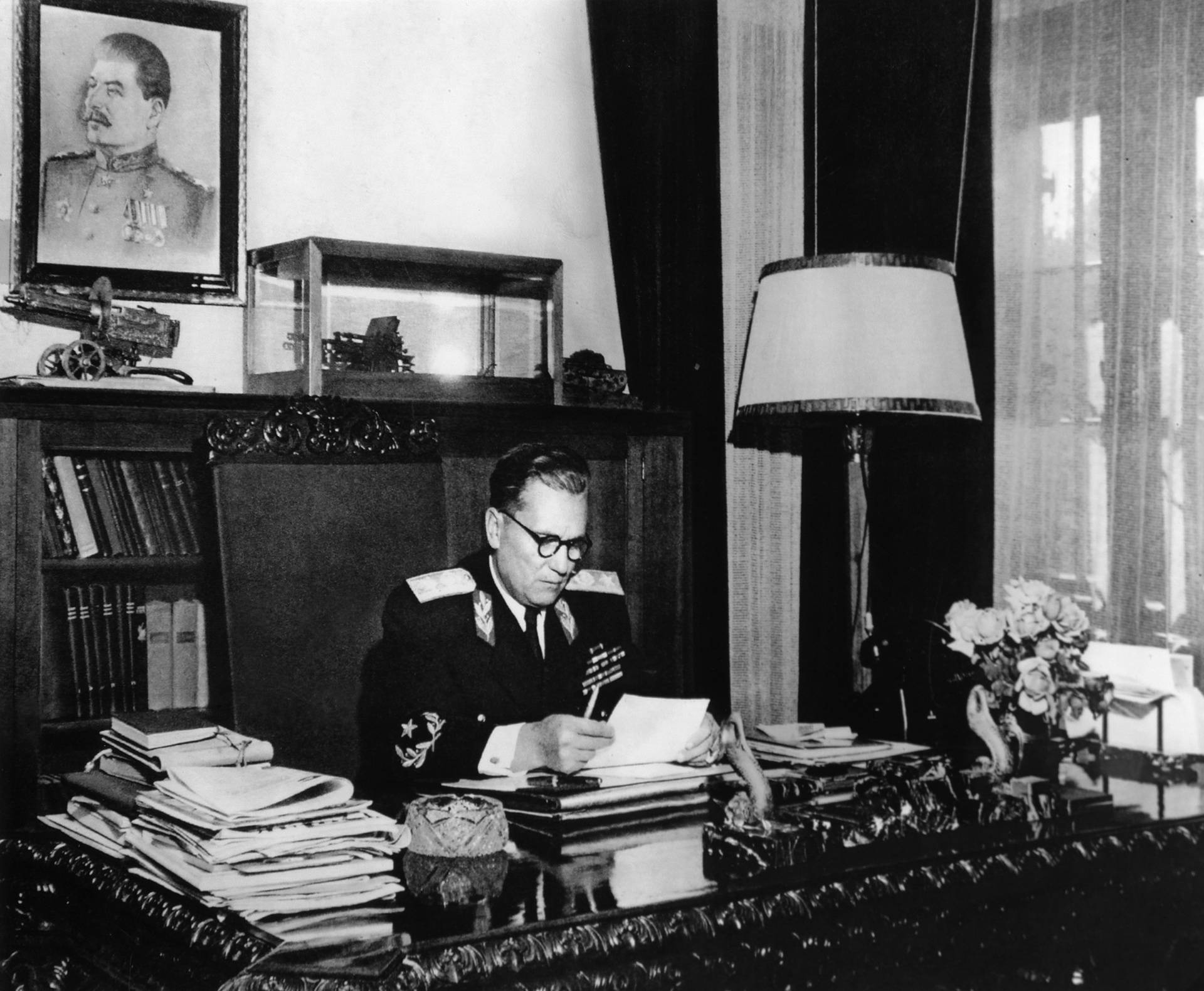 Tito in seinem Arbeitszimmer / Foto 1946