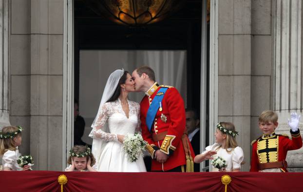 Royal Wedding - Buckingham Palace - The Kiss