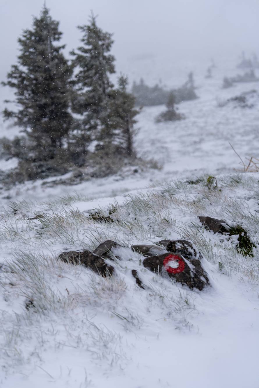 Zavižan: Snijeg pao u Nacionalnom parku Sjeverni Velebit
