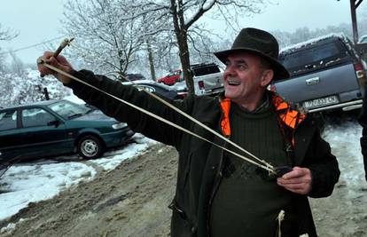 Oduzeli su mu oružje: Župan Tomašević u lov išao s praćkom