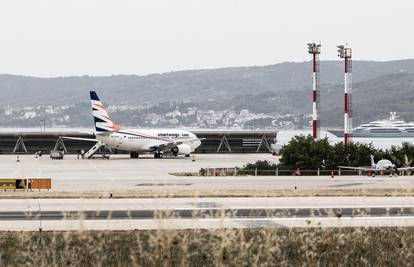 Avion iz Praga hitno prizemljili u Splitu zbog dojave o bombi. Policija: 'Dojava nije potvrđena'