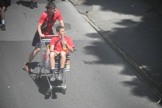 Zagreb: Maturanti krenuli prema Bundeku