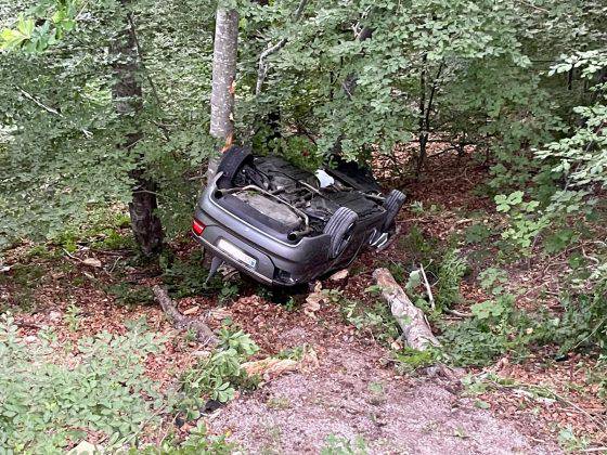 Detalji nesreće na Velebitu: Automobil sletio u provaliju, poginula suvozačica (27)