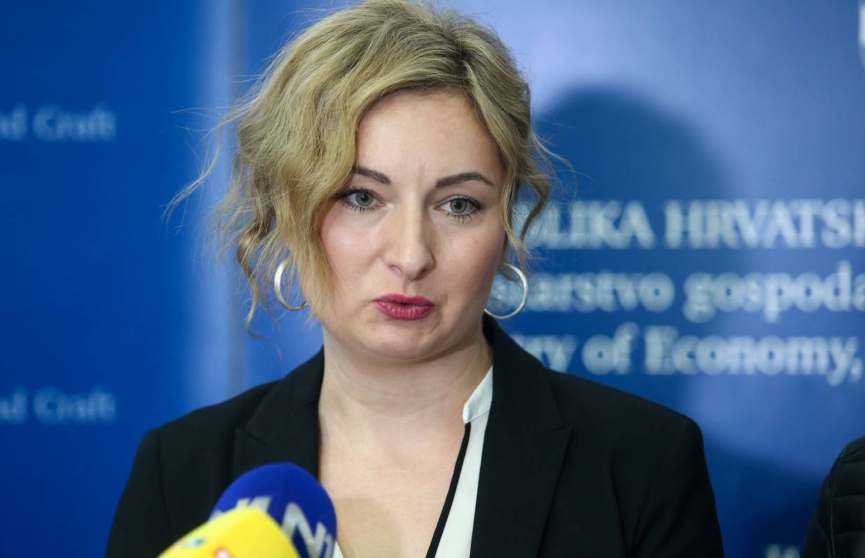 Nakon neuspjelih pregovora o povećanju plaće, državni službenici stupaju u štrajk