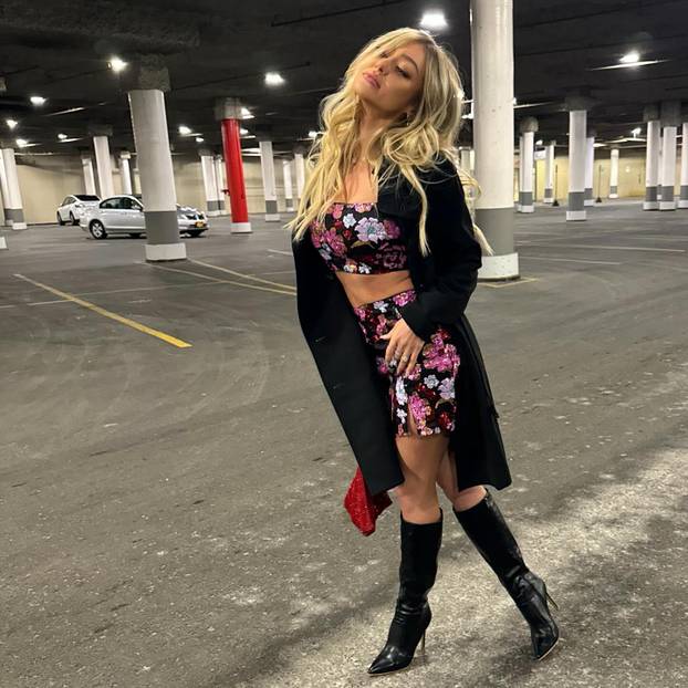 FOTO Da, imam dijete i poziram polugola. Pa neću valjda skrivati svoje isklesano tijelo?