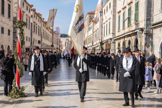 Dubrovnik: Spuštanjem barjaka sv. Vlaha i podizanjem državne zastave te misnim slavljem završila je ovogodišnja Festa svetog Vlaha