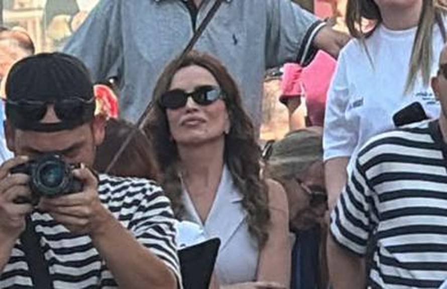 Severina na prosvjedu za Liku na Trgu bana Josipa Jelačića