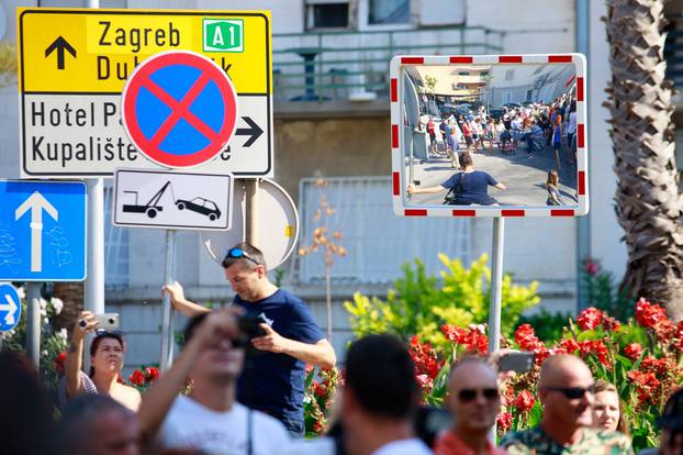 Split: Prosvjed stanara GK BaÄvice zbog nove regulacije prometa kroz trajektnu luku