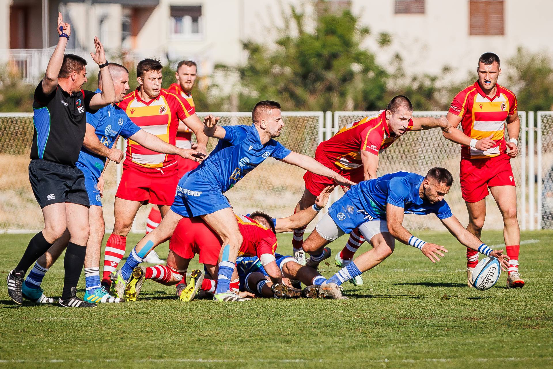 Predsjednik Milanović posjetio Sinj i pogledao  rugby utakmicu između klubova Sinj i Mladost 