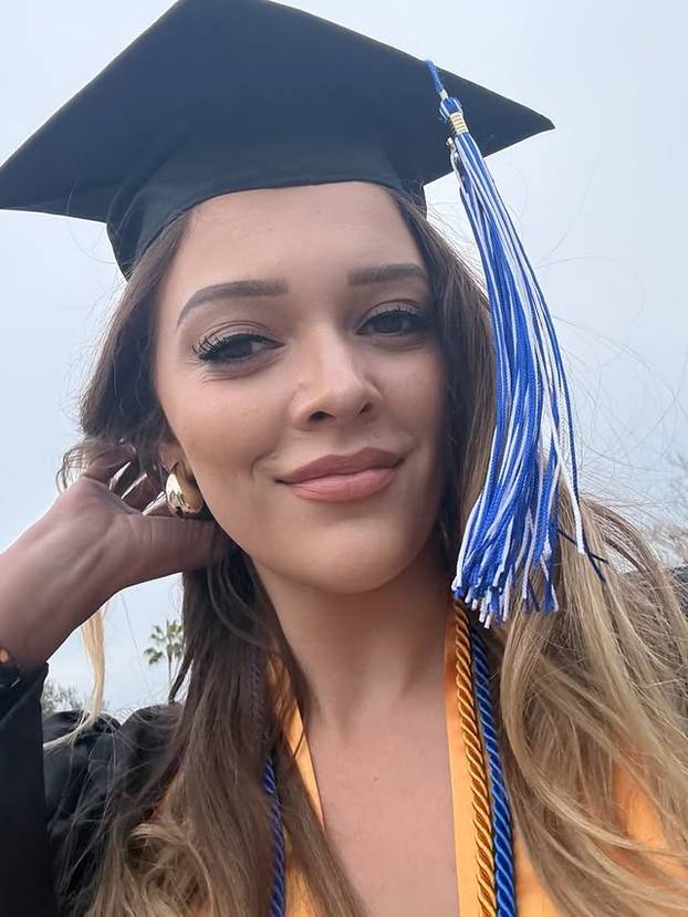 FOTO Ovo je najseksi pekarica koju ćete danas vidjeti: Mijesi tijesto i osvaja izgledom