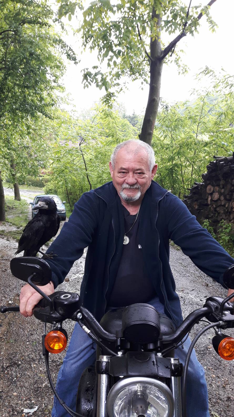 "Kud ja, tu i Garo": Zlatko i gavran postali veliki prijatelji