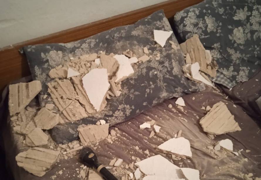 Ovo su prve snimke posljedica potresa. Srušen dio kuće kraj Dugopolja: 'Sve još podrhtava'