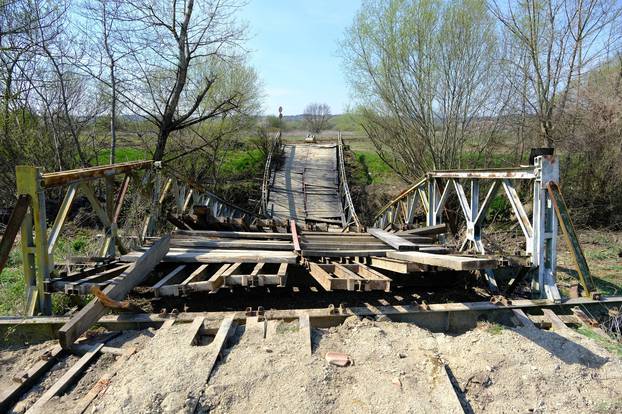 Urušio se pontonski most između Selnice i Poznanovca