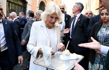 Kraljica Camilla za godišnjicu braka počastila se sladoledom