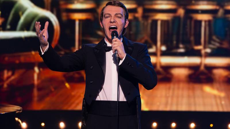 VIDEO Lovro Juraga snažnim i emotivnim nastupom odao počast Franku Sinatri