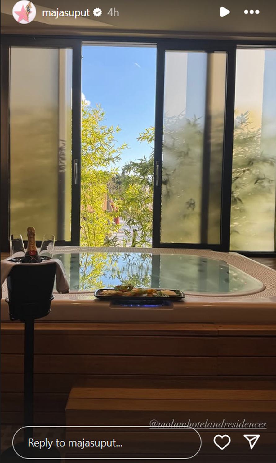 Odale ih fotografije: Maja Šuput i 'Savršeni' Šime Elez zajedno uživaju u jacuzziju i odmoru