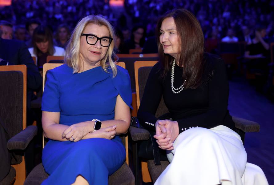 Zagreb: Božićni gala koncert Croatia osiguranja "Croatia povezana pjesmom" u KD Lisinski