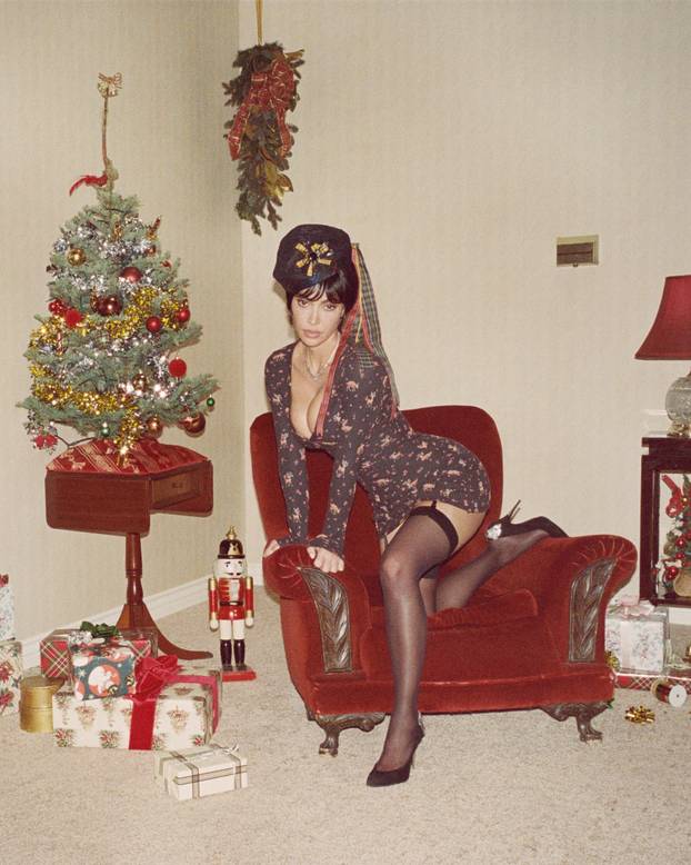 FOTO Ho, ho, ho! Kardashianke su već u blagdanskom ozračju, pozirale su u seksi kompletima