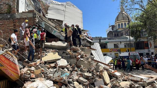 Collapsed buildings in Pereira after earthquake strikes Colombia