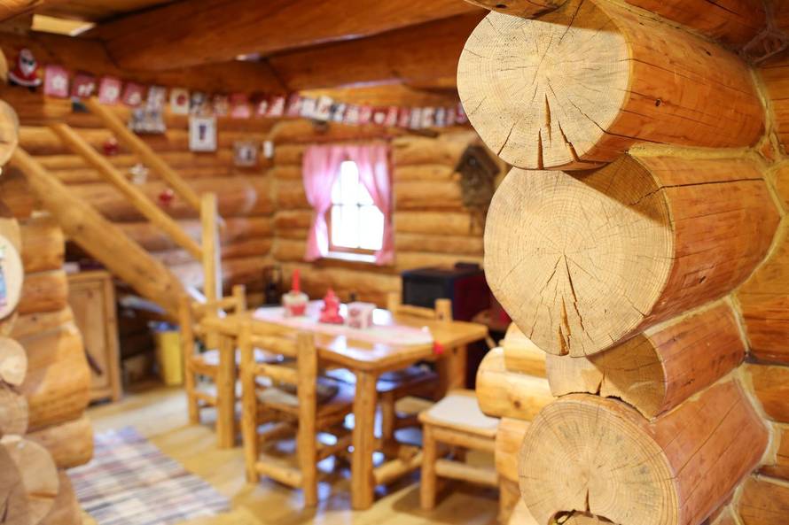 Ljepotica od trupaca: Ova će vas hiža osvojiti na prvi pogled