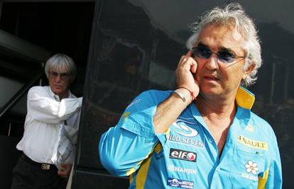 Kriza u Renaultovu timu, Briatore otpisao naslov