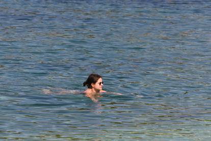 Kraj je rujna: Ovo su fotografije s primoštenske plaže! Ovaj će tjedan biti i do 30 stupnjeva