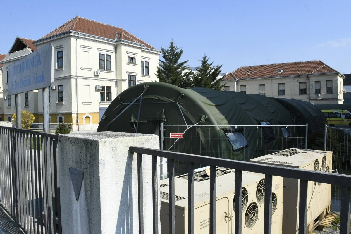 Bolnica u Sisku osim korone ima i dodatne probleme: Rade u šatorima, stigli su im i štakori...
