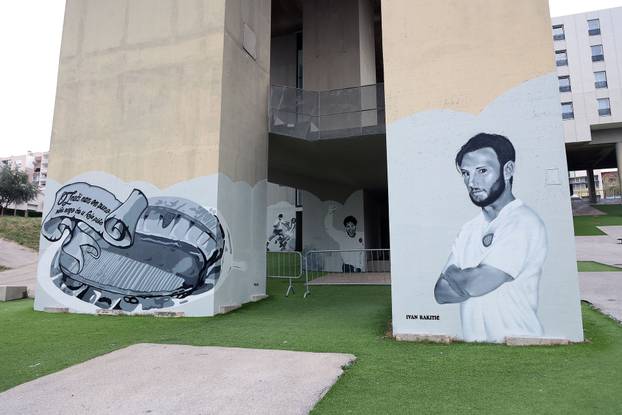 Split: Ususret 114. rođendanU Hajduka na zgradi Sveučilišta naslikani su murali nogometaša