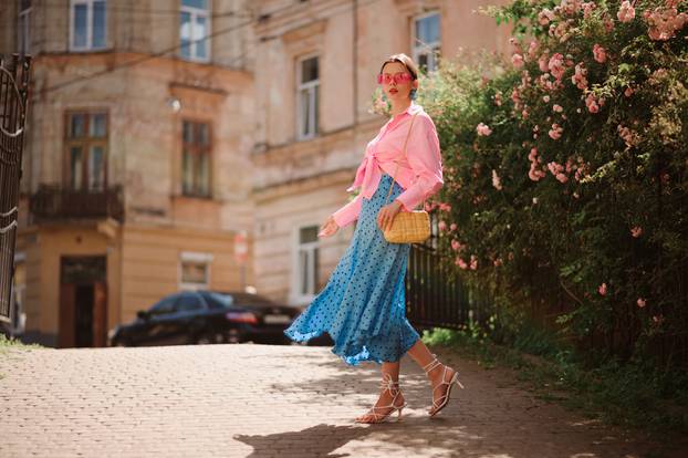 Summer,Street,Fashion,Conception:,Elegant,Woman,Wearing,Trendy,Pink,Sunglasses,