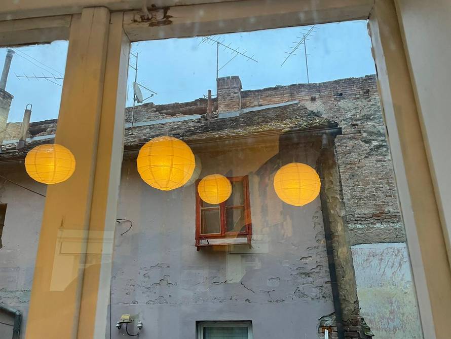 Tlo se i dalje trese, a Atalić kaže da je oštećeno i do 1000 kuća