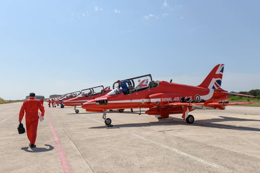 Kraljevska grupa Red Arrows posjetila je naša Krila Oluje