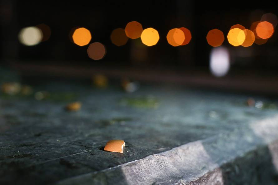 Zagreb: Nepoznati poÄinitelj bacio jaja na spomenik Franji TuÄmanu