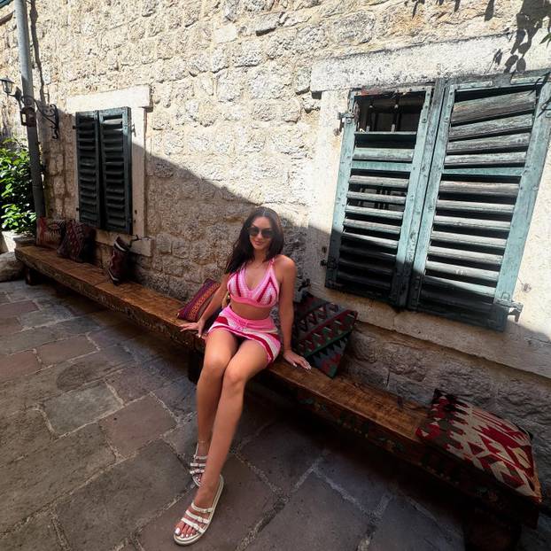 FOTO 'Kardashianka iz Novog Pazara' zaludjela je snagatora. Nije tražio ni predbračni ugovor