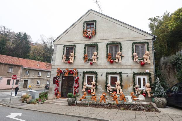 Zagreb: Kuća u Maloj ulici ukrašena za advent