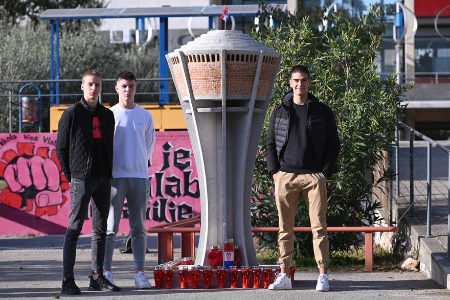 Zadar: Učenici Tehničke škole izradili model vukovarskog vodotornja