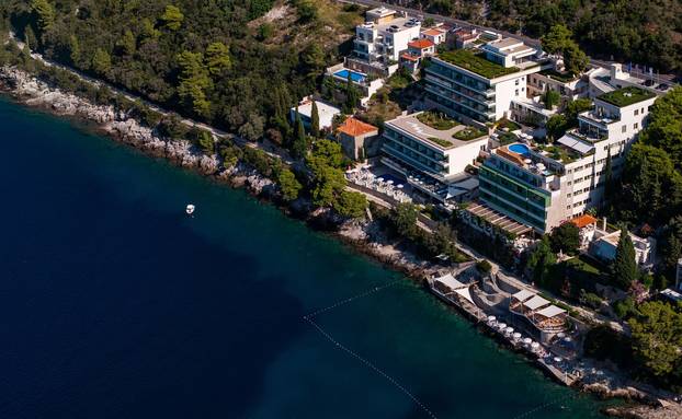 FOTO Hotel u Dubrovniku ima koktel bar u stijeni nad morem!