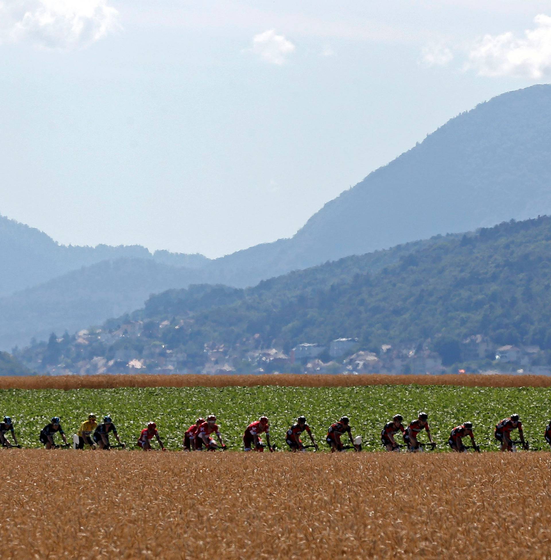 Cycling - Tour de France cycling race - Stage 16 from Moirans-en-Montagne, France to Berne, Switzerland