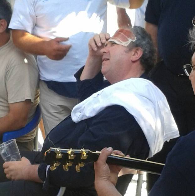 FOTOGALERIJA CRO-SRAMA Tako naši političari piju, pucaju, ljube
