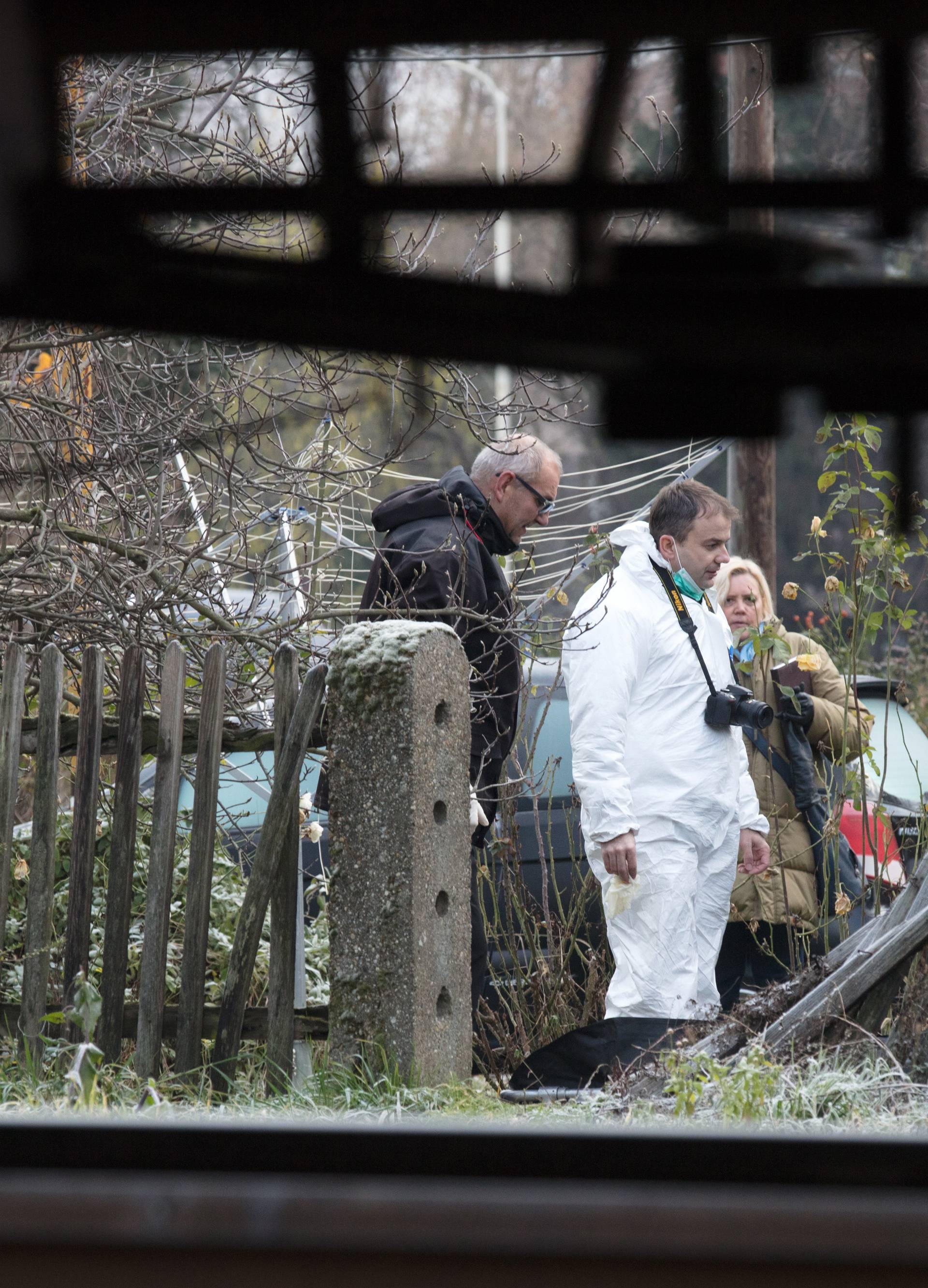 U dvorištu zgrade u Osijeku pronašli su tijelo starije žene