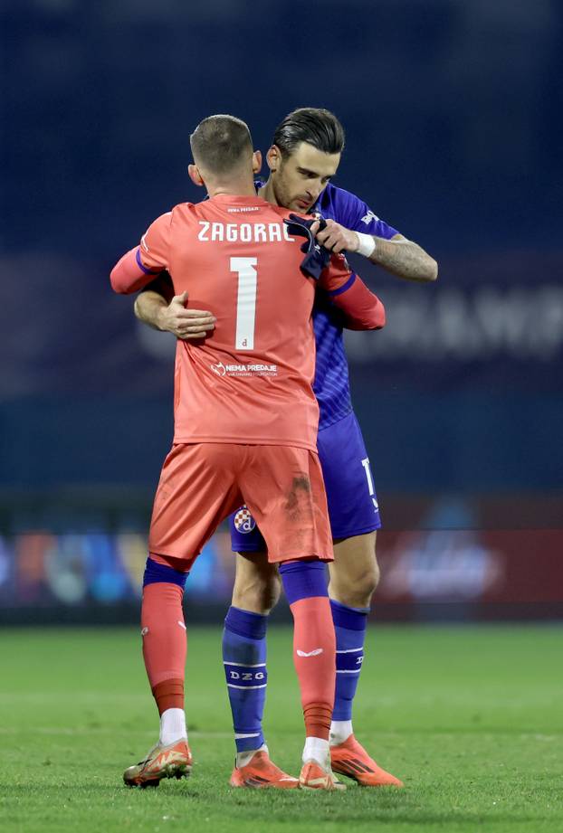 Igrači Dinama pozdravili navijače nakon utakmice protiv Celtica u Ligi prvaka