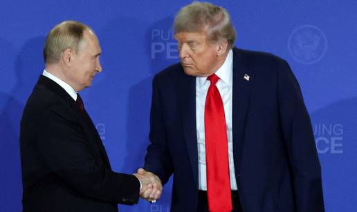 Trump krivi Zelenskog za visoke cijene: Ukrajinski napadi na ruske rafinerije su sramota