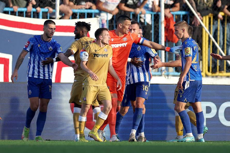 Zagreb: Tučnjava na igrača na utakmici Lokomotiva - Hajduk, Mikanović je gurnuo Stojkovića 