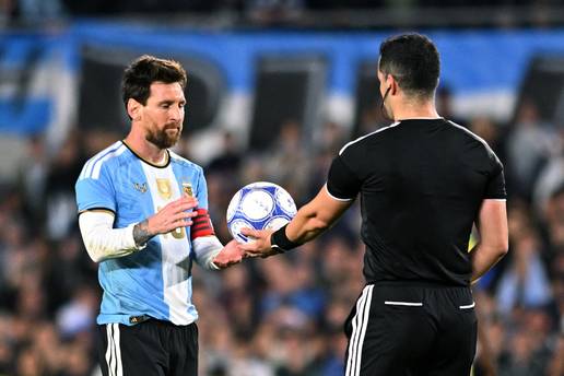 FOTO Ovako je Messi oti&scaron;ao u reprezentativnu mirovinu...