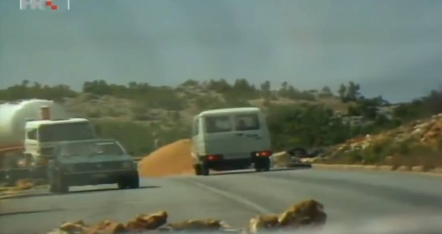 Balvan revolucija: 'Uzeo sam ćaćin traktor, u njega natovario  kamen i iskipao ga na cestu...'