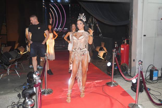 Beograd: Dolazak natjecatelja u show Eilta 10 na televiziji Pink